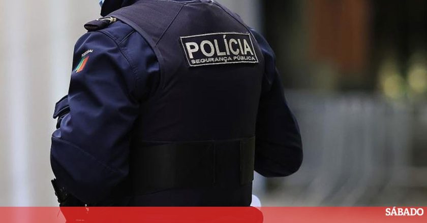 Polícia do Barreiro prende jovem mãe por suspeita de abuso ao bebé – Portugal: Mãe detida por alegado maltrato ao filho recém-nascido.